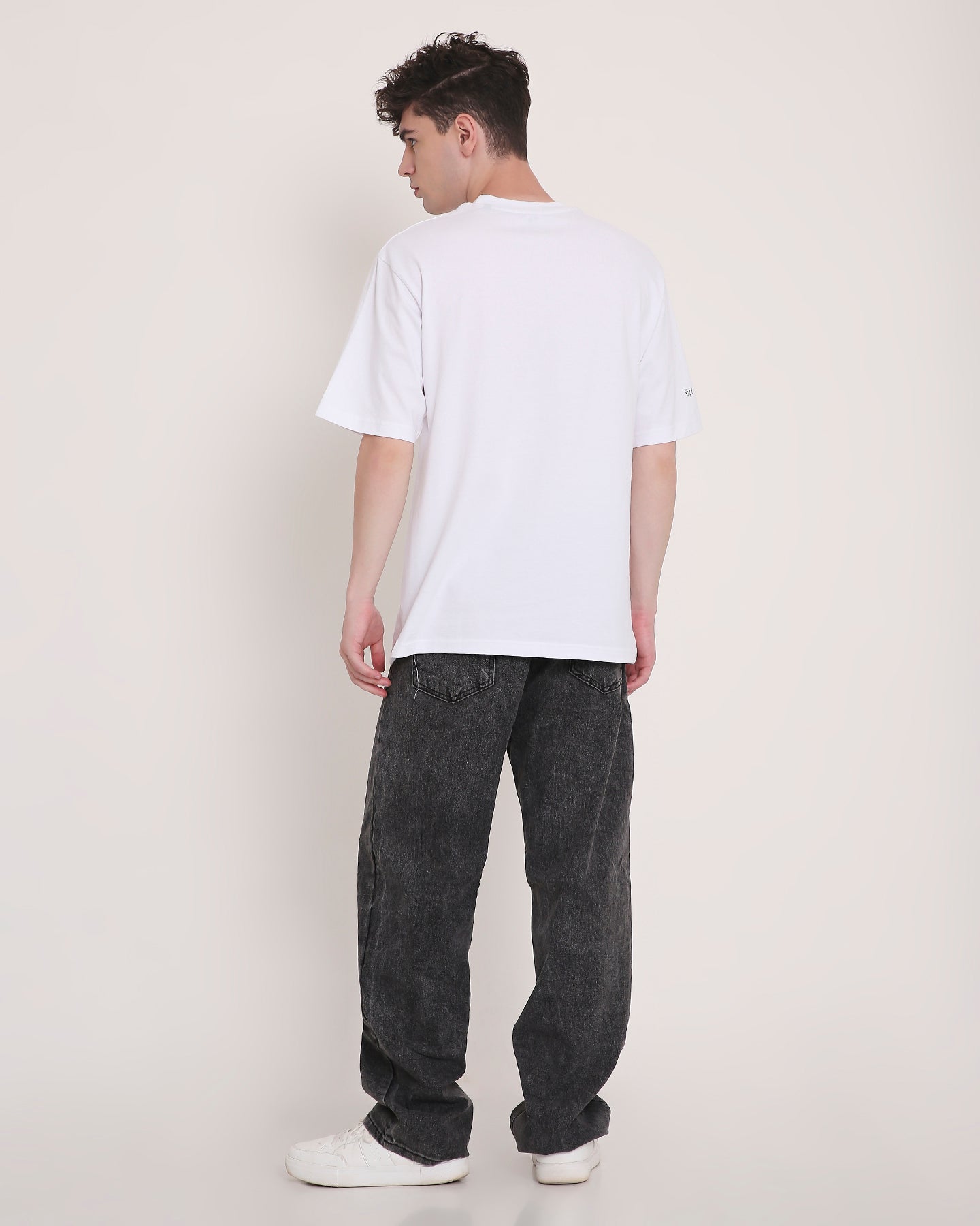Urban Thrills - White (Oversized T-shirt)