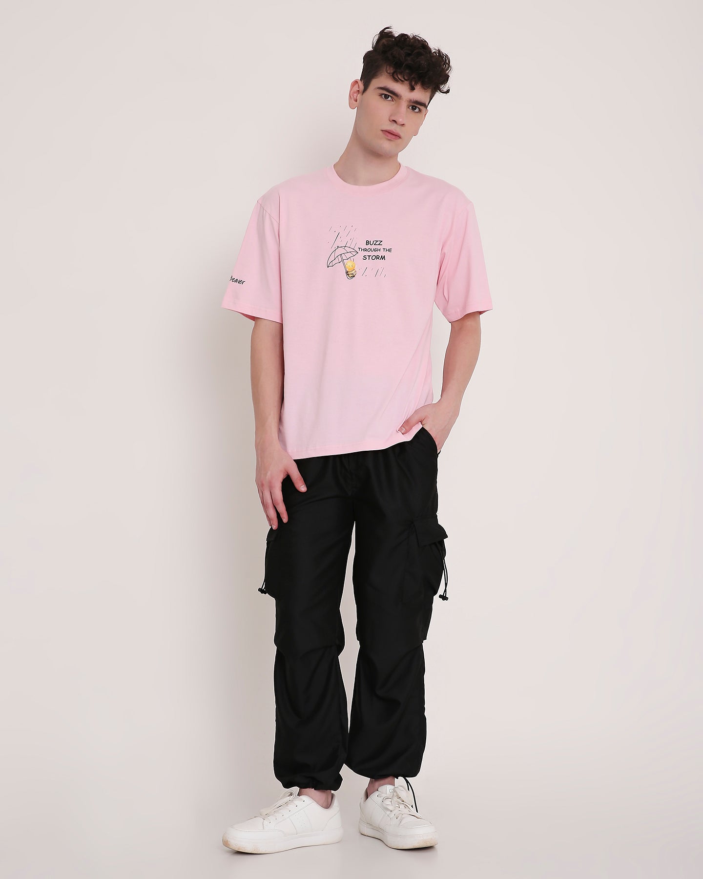 Buzz through the Storm (Oversized T-shirt)